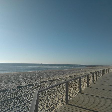 Moradia Entre O Mar E A Ria Villa กาฟันญา ดา นาซาเร ภายนอก รูปภาพ
